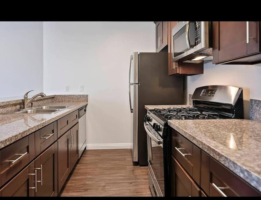 Hollywood 2bed W Rooftop Pool & Panoramic View * Los Angeles