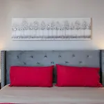 Hollywood 2Bed Apt W Rooftop Pool & Panoramic View