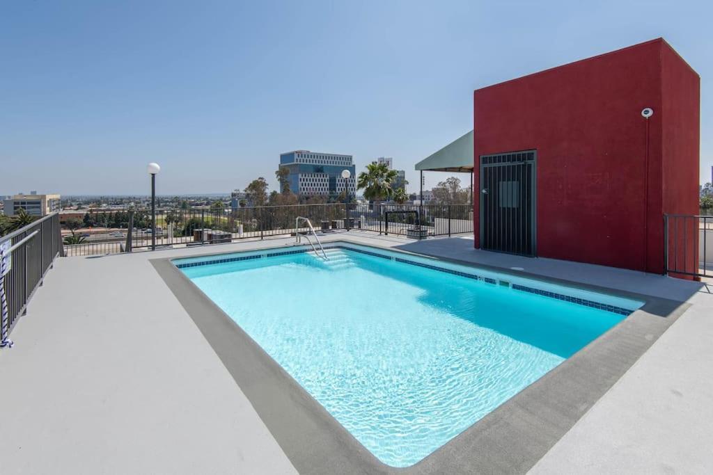 Apartment Hollywood 2bed W Rooftop Pool & Panoramic View Los Angeles