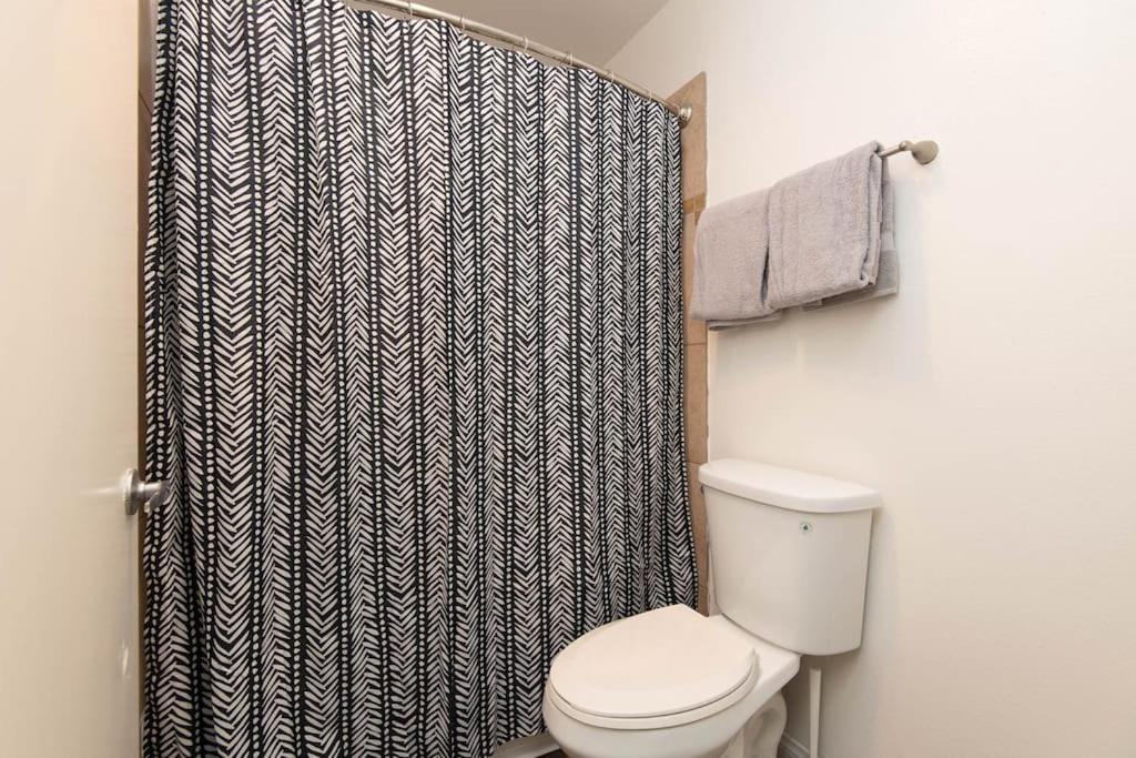Hollywood 2bed W Rooftop Pool & Panoramic View * Los Angeles